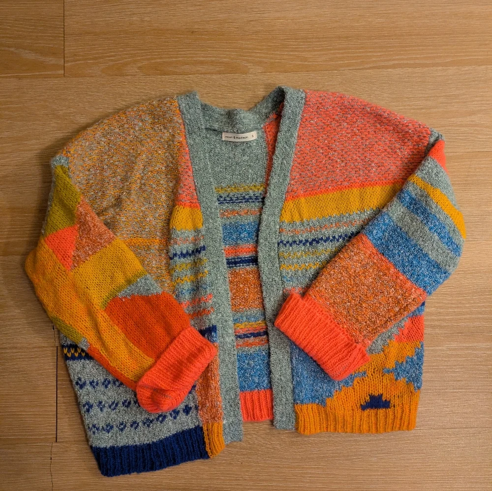 Colorful Geometric Patterned Sweater - Picture 9 of 15